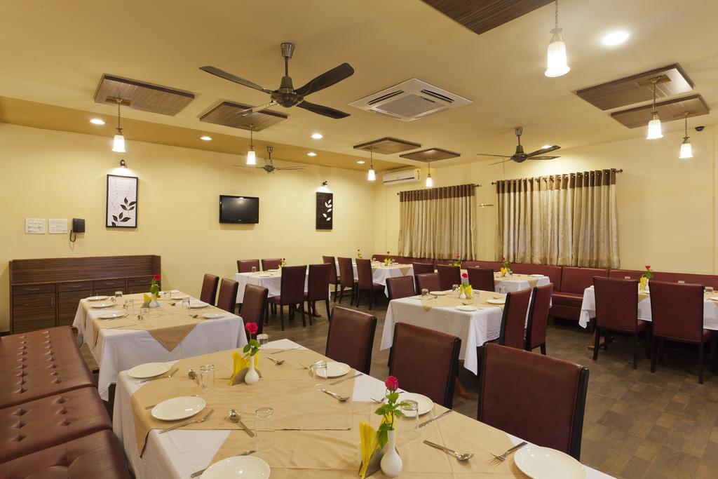Hotel Atria, Colhapur Exterior foto