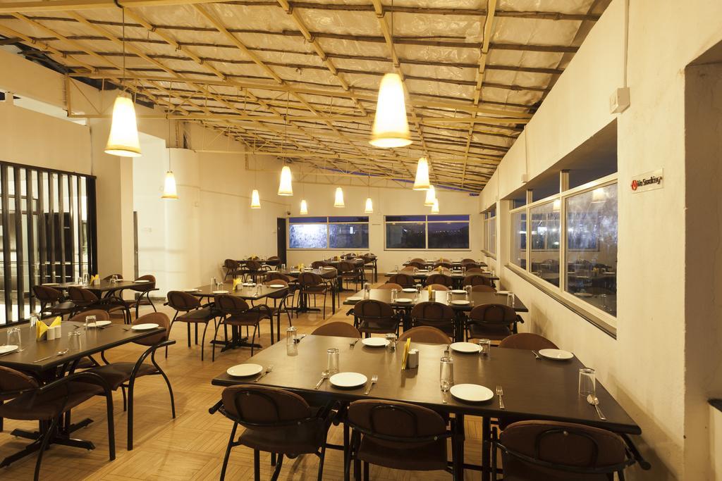 Hotel Atria, Colhapur Exterior foto
