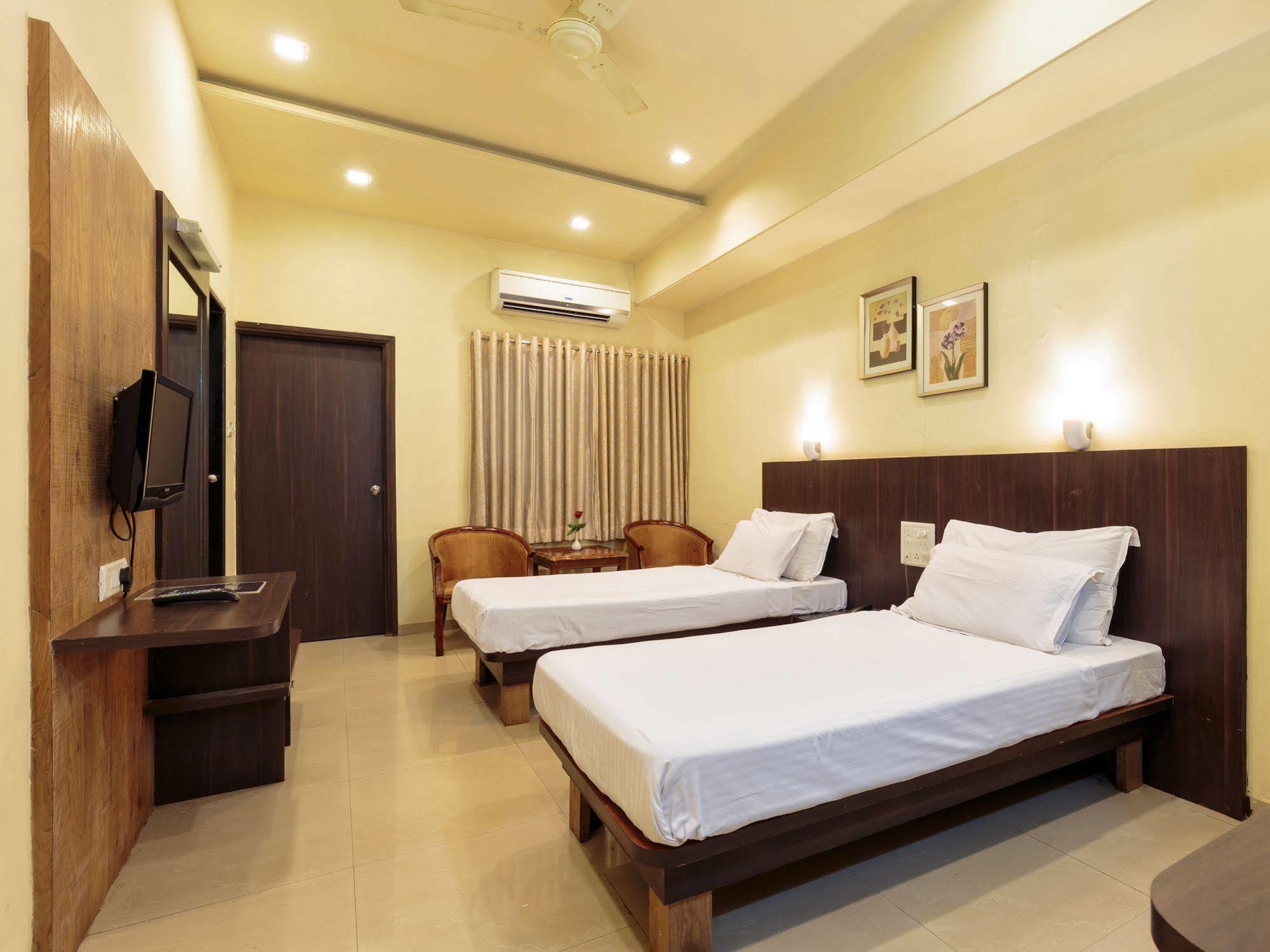Hotel Atria, Colhapur Exterior foto