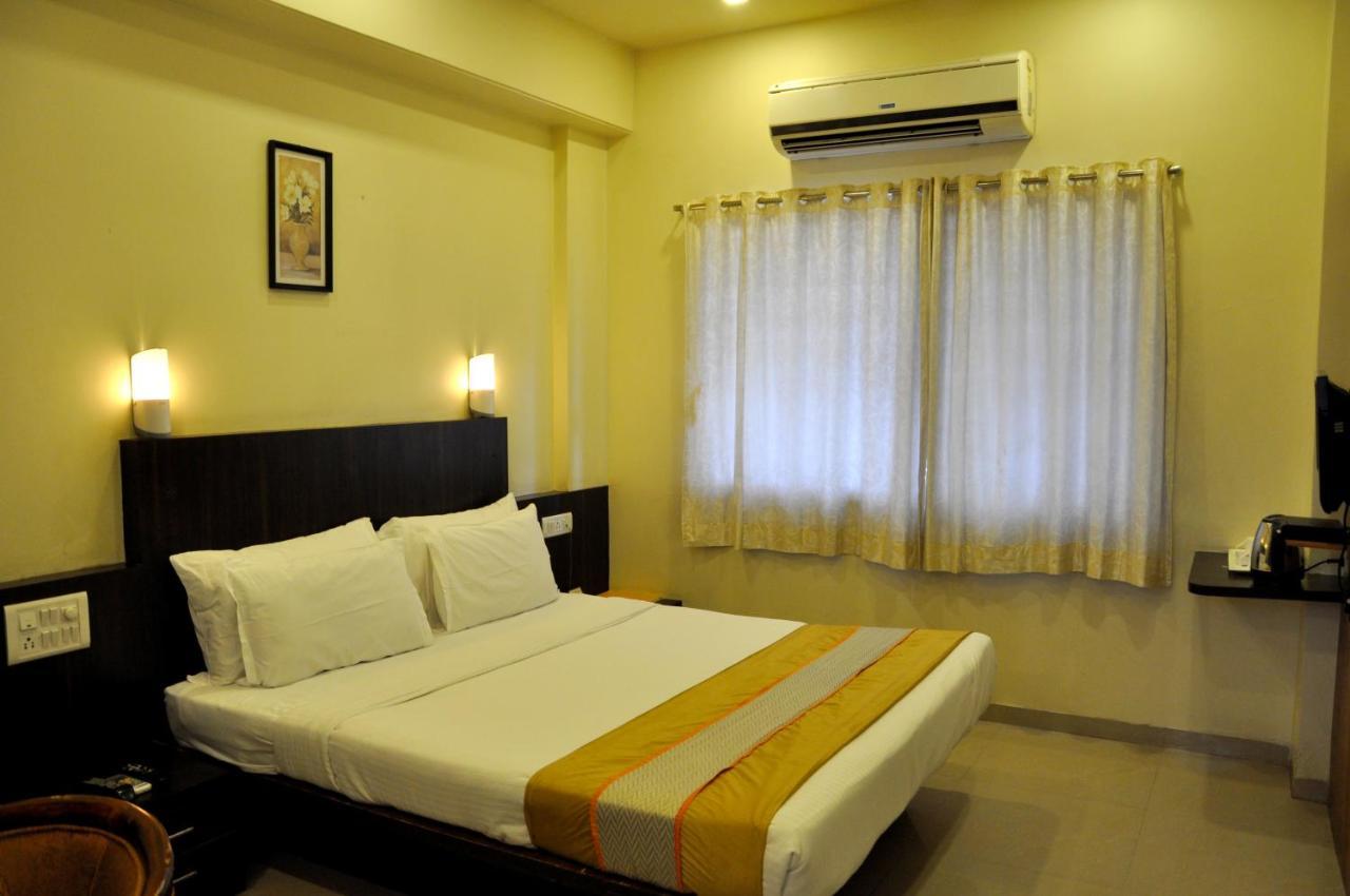 Hotel Atria, Colhapur Exterior foto
